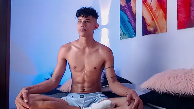 KamiSuarez online show from 03.21.26