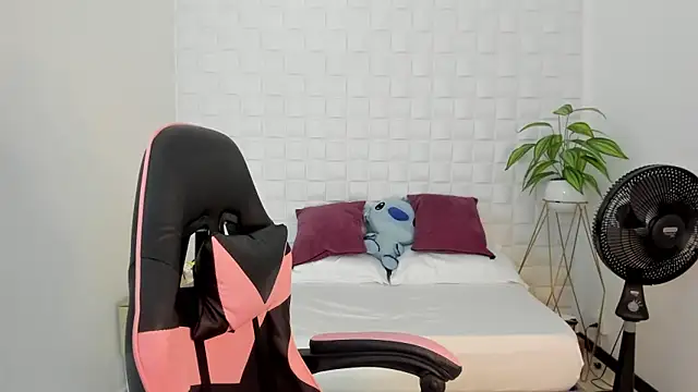 victoria 243 online show from 02.15.26