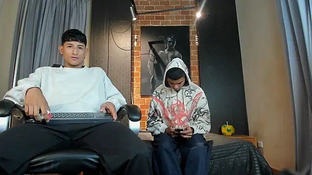 Snapshot of Jack_and_Joes chatting on 11.06.25 Jack and Joes online show from 11.06.25