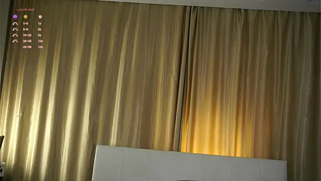 MagdalenWikle online show from 11.08.25