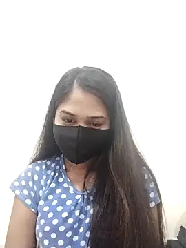 Green LaDY66 online show from 11.20.25