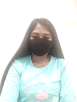 Green LaDY66 online show from 12.04.25