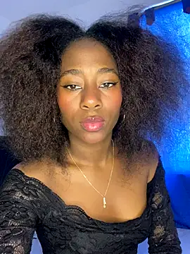 Snapshot of milarain chatting on 11.12.25 milarain online show from 11.12.25