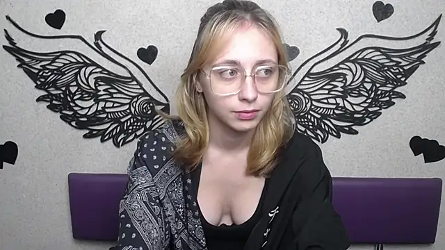 TracyLll online show from 12.05.25