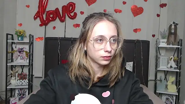 TracyLll online show from 02.06.26