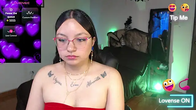 Snapshot of _anne_hot21 chatting on 11.04.25 anne hot21 online show from 11.04.25