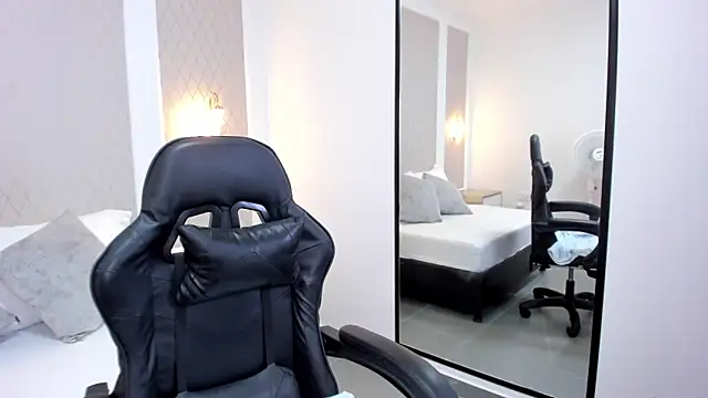 danne bratz  online show from 11.18.25