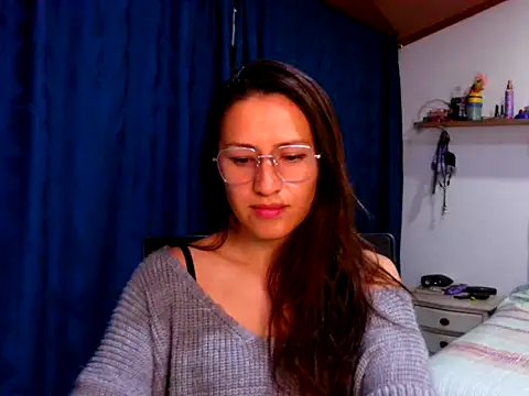 Snapshot of KendallTwisTx chatting on 12.01.25 KendallTwisTx online show from 12.01.25