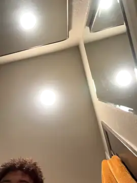 Snapshot of Bornmaccin223 chatting on 10.29.25 Bornmaccin223 online show from 10.29.25