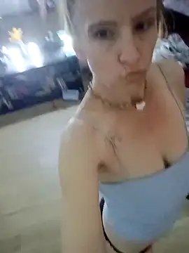 Snapshot of Karebearz1 chatting on 11.01.25 Karebearz1 online show from 11.01.25