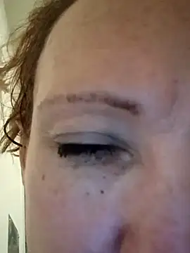 Snapshot of Karebearz1 chatting on 11.10.25 Karebearz1 online show from 11.10.25