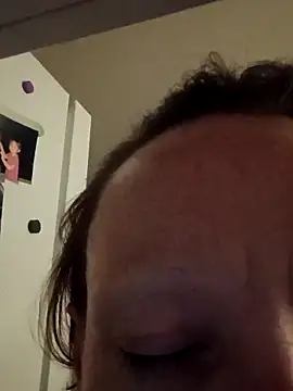 Snapshot of Karebearz1 chatting on 04.02.26 Karebearz1 online show from 04.02.26