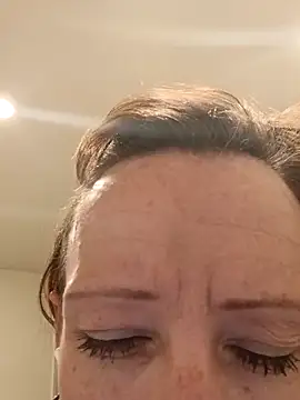 Snapshot of Karebearz1 chatting on 04.04.26 Karebearz1 online show from 04.04.26