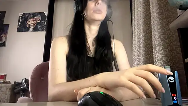 Snapshot of AnGallo chatting on 11.02.25 AnGallo online show from 11.02.25