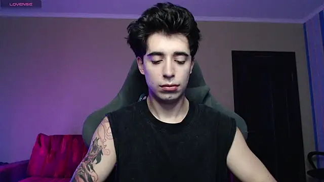 Yofukashii online show from 12.22.25