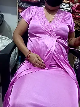 Snapshot of somagya chatting on 10.30.25 somagya online show from 10.30.25