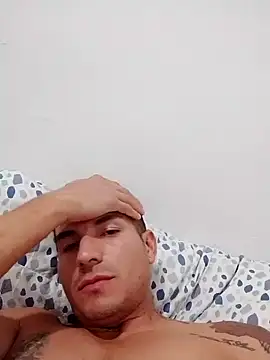 Snapshot of zputo98 chatting on 11.04.25 zputo98 online show from 11.04.25