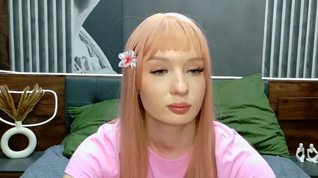 Snapshot of TiffanyJensen chatting on 11.01.25 TiffanyJensen online show from 11.01.25