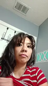 Snapshot of MZThang2Kute chatting on 11.17.25 MZThang2Kute online show from 11.17.25