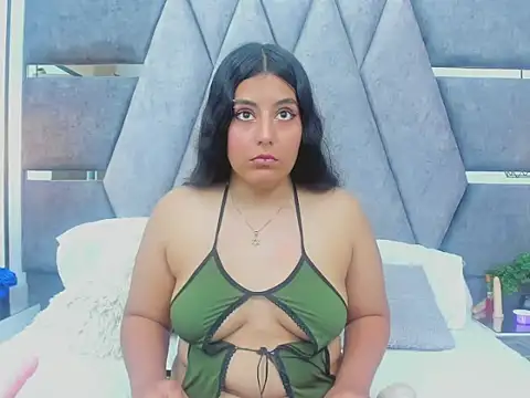 Snapshot of charlotte_chapman chatting on 11.07.25 charlotte chapman online show from 11.07.25