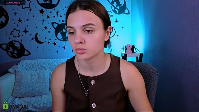 lisa dark  online show from 06.13.26