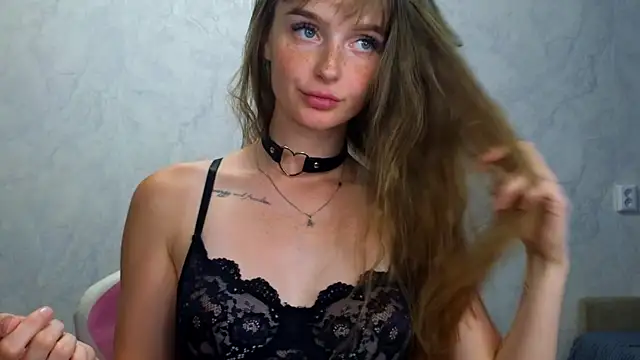 Snapshot of Lovelly_molly1 chatting on 07.08.26 Lovelly molly1 online show from 07.08.26