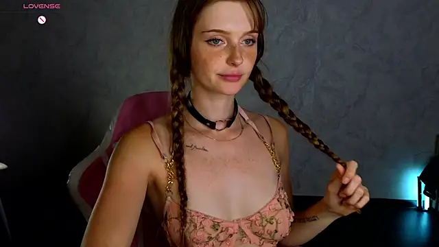 Snapshot of Lovelly_molly1 chatting on 07.29.26 Lovelly molly1 online show from 07.29.26