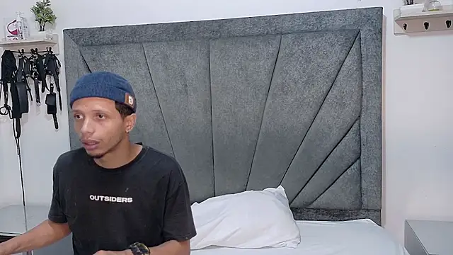 Snapshot of DamianandEva chatting on 01.17.26 DamianandEva online show from 01.17.26