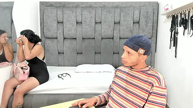 Snapshot of DamianandEva chatting on 07.23.26 DamianandEva online show from 07.23.26