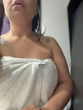 Natural BIGASS Nina online show from 11.16.25