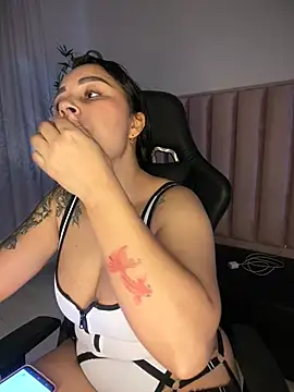 Natural BIGASS Nina online show from 01.15.26