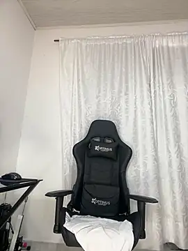 Natural BIGASS Nina online show from 02.19.26