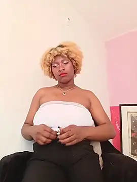 Snapshot of EvonyFoxxx chatting on 04.26.26 EvonyFoxxx online show from 04.26.26