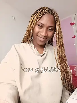 Snapshot of EvonyFoxxx chatting on 05.25.26 EvonyFoxxx online show from 05.25.26