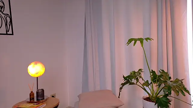 Snapshot of SeleneNova chatting on 07.16.26 SeleneNova online show from 07.16.26