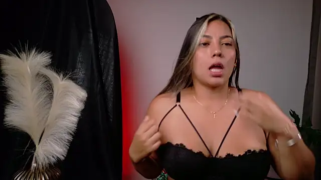 Zara Nova online show from 04.05.26