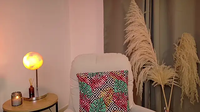 Snapshot of Zara_Nova chatting on 05.17.26 Zara Nova online show from 05.17.26
