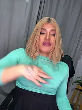 Snapshot of melani_ferraraa_ chatting on 07.04.26 melani ferraraa online show from 07.04.26