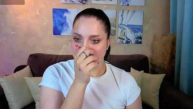 Snapshot of MoonScribe chatting on 11.12.25 MoonScribe online show from 11.12.25