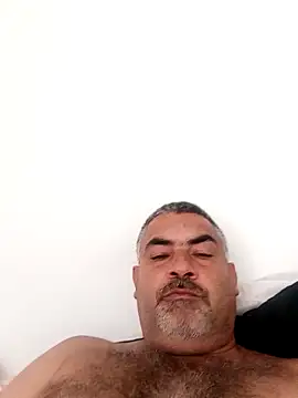 Snapshot of Ricardotarado chatting on 12.15.25 Ricardotarado online show from 12.15.25