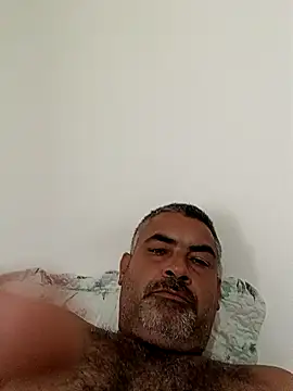 Snapshot of Ricardotarado chatting on 12.17.25 Ricardotarado online show from 12.17.25