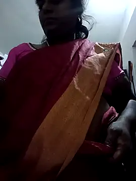 Snapshot of suganthi143 chatting on 11.14.25 suganthi143 online show from 11.14.25