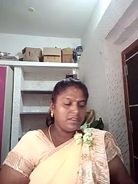 Snapshot of suganthi143 chatting on 11.20.25 suganthi143 online show from 11.20.25