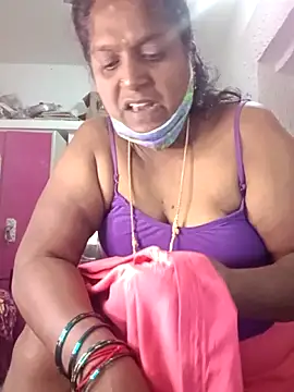 Snapshot of suganthi143 chatting on 11.29.25 suganthi143 online show from 11.29.25