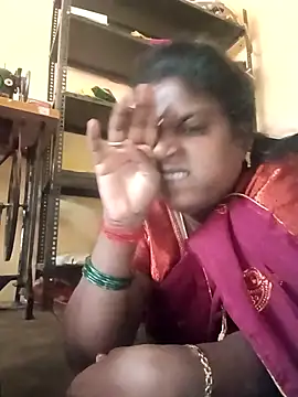 Snapshot of suganthi143 chatting on 11.30.25 suganthi143 online show from 11.30.25