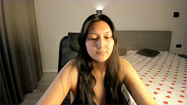 Yunamini online show from 12.03.25