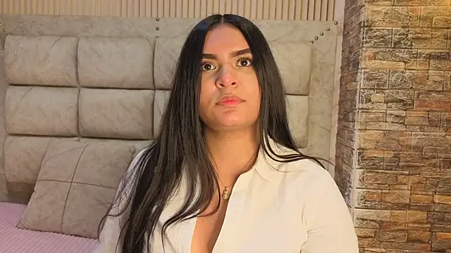 amarahanks1 online show from 11.15.25