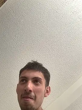 Snapshot of dylan_drakee chatting on 12.17.25 dylan drakee online show from 12.17.25