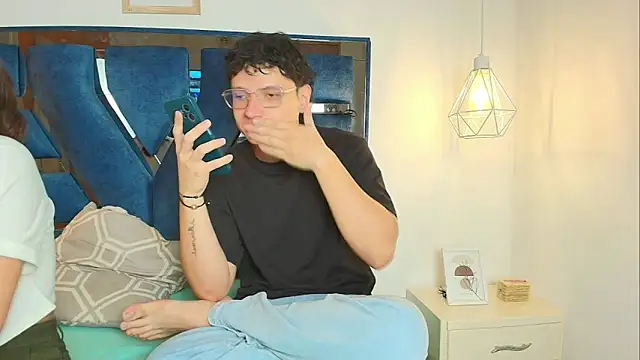 Zoe And Dylan  online show from 02.25.26