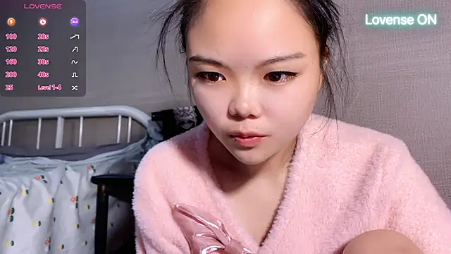 Snapshot of 0xiaosu0 chatting on 12.17.25 0xiaosu0 online show from 12.17.25